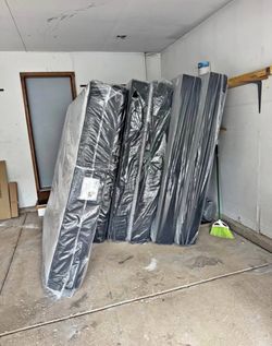 Luxury & comfort mattress ready to use delivery ASAP available