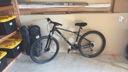 GT Mountain Bike 27.5” – Disc Brakes – Excellent Condition