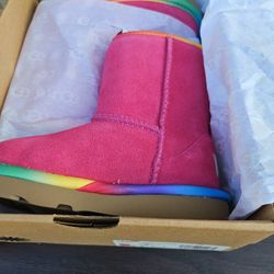 Kids Uggs Size 9 Classic Short Rainbow 