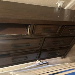 Free Dresser 