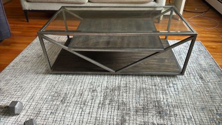 Family room table brand new condition