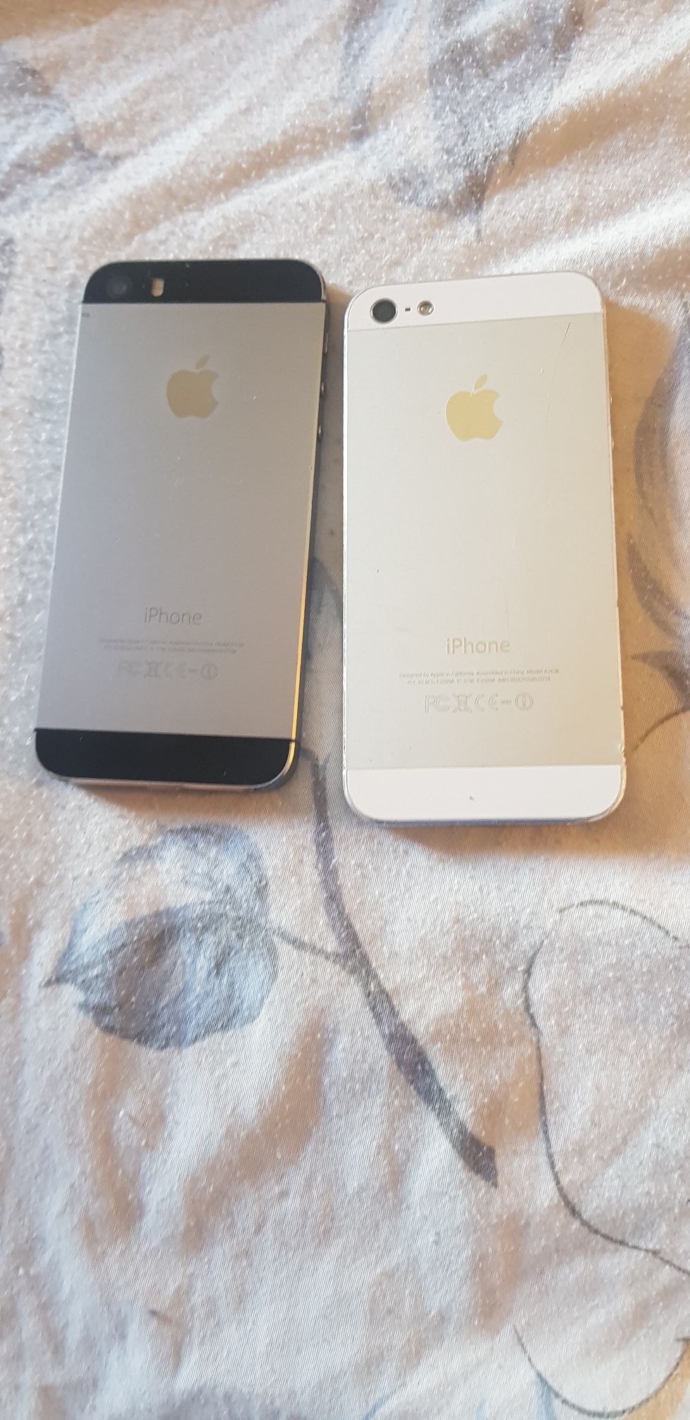 iPhone 5s and 5 for parts iCloud lock and dont turn on