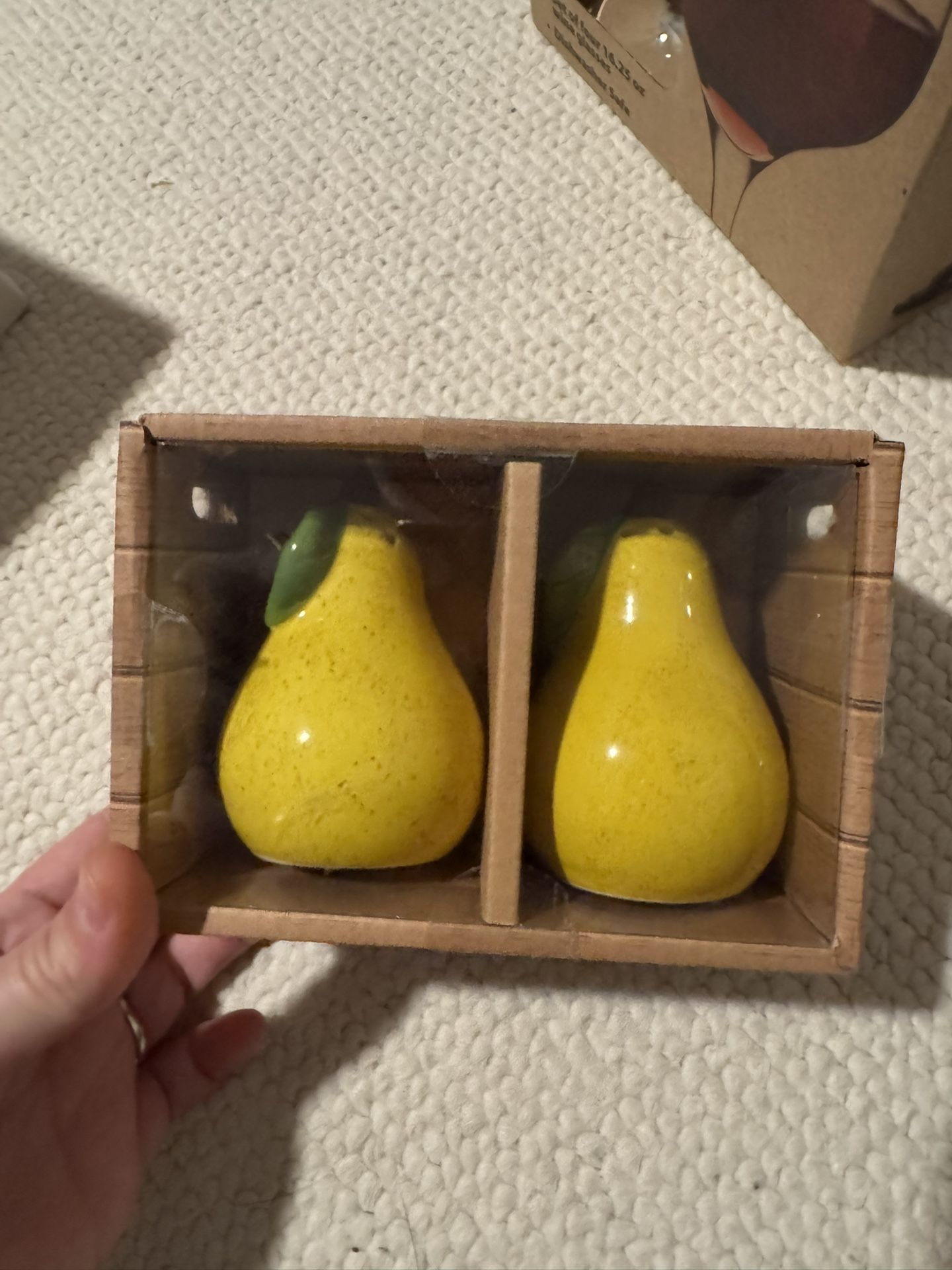 Novelty Ceramic Fruit Salt And Pepper Shaker Set/ Pear