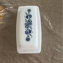 Vintage Pyrex Old Town Blue Onion Butter Dish