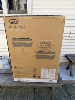 HALO BassiNest Soothing Swivel Sleeper 3.0 Baby Bassinet - Gray