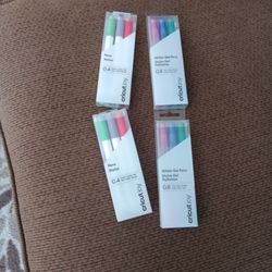 Cricut Pens. 3 In A Pk. Glitter Of Regular $3 A Pack