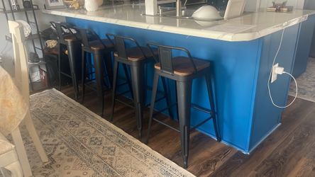 4 stools/ high chair