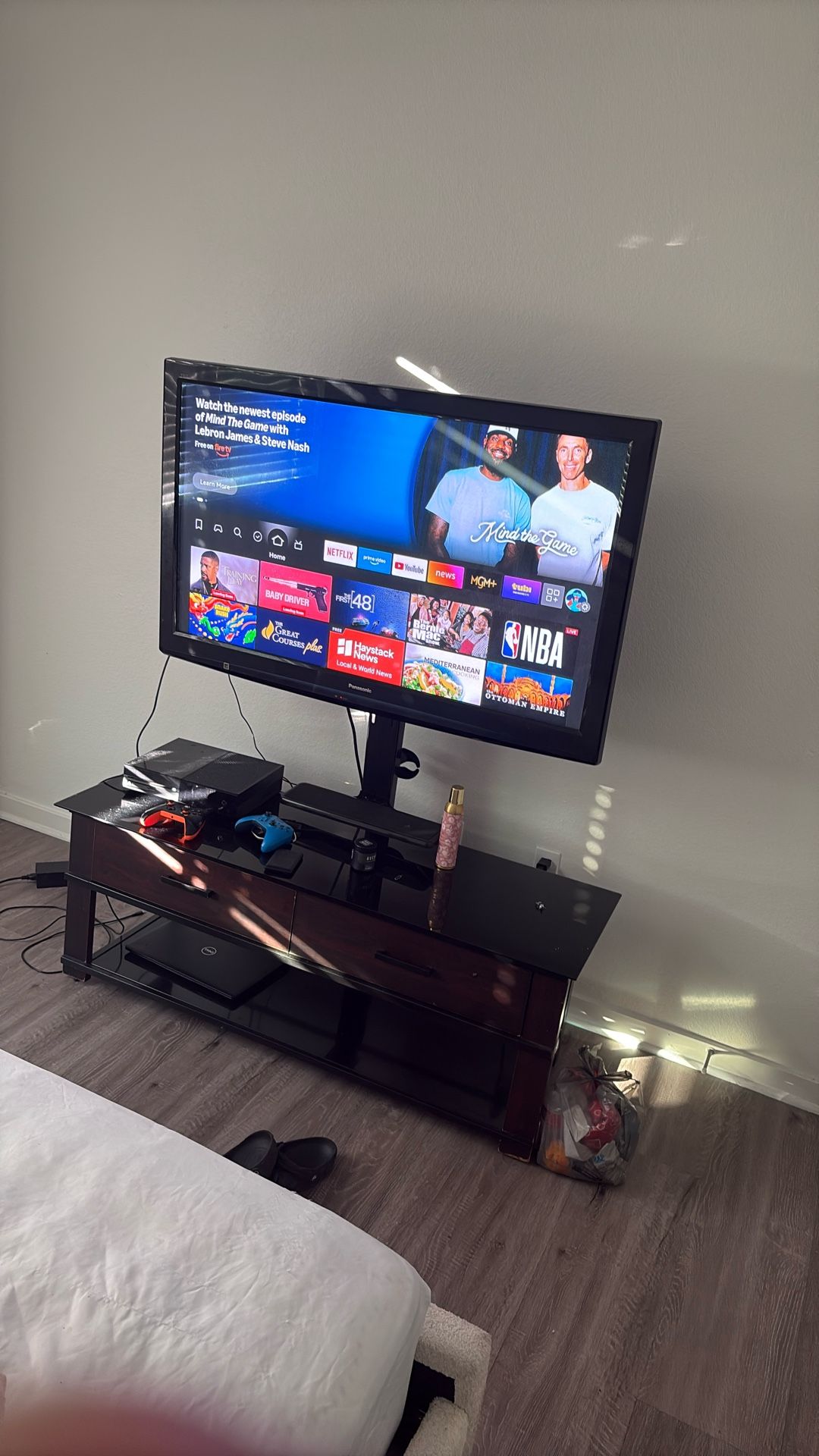 50 Inch Panasonic Plasma Tv With Glass Stand Mount