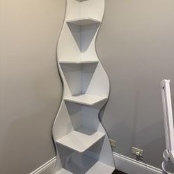 White Wavy 5-Tier Corner Shelf / Bookcase