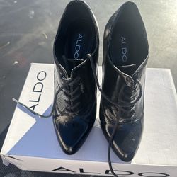 ALDO Black Patent Lace Up Pointed Toe Ankle Booties Heels Womens