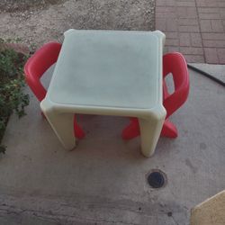Step 2 Kids Table