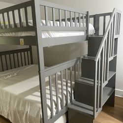 Bunk Bed (Full Over Full ) w/ Trundle (twin)