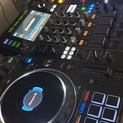 Pioneer XDJ-XZ With Decksaver