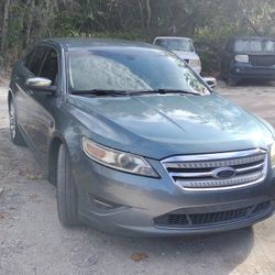 2010 Ford Taurus