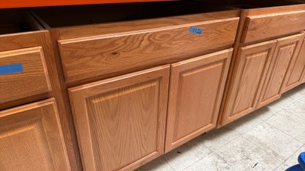 Oak kitchen cabinets