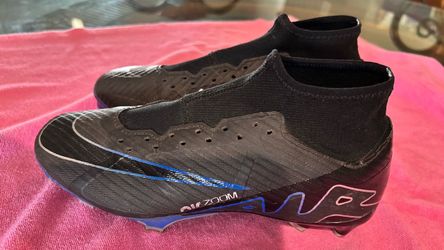 Soccer cleats size 5
