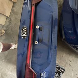 2021 Kia Forte trunk lid assembly