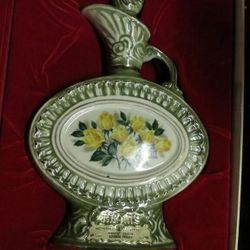Vintage Jim Beam Yellow Rose Decanter w/ Original Box (Empty)