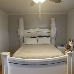 Queen Size unisex royalty Bed Frame With White Wood 