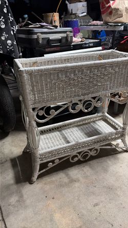 Beautiful vintage white Raton plant stand