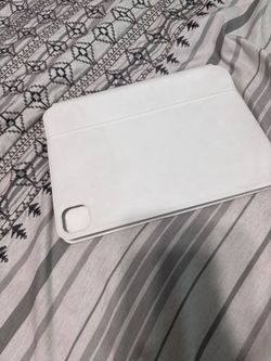 iPad Keyboard Air 4, Or 5 ( NOT APPLE)