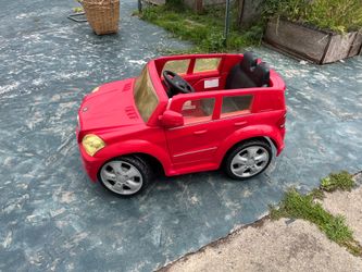 Mercedes-Benz GL450 4MATIC Kids Ride-On Toy Car, like a Power Wheels