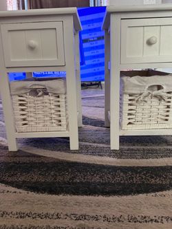 Set of 2 end tables or nightstands