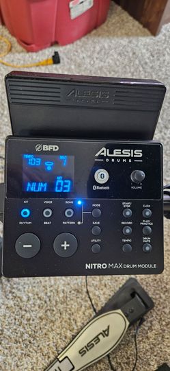 Alesis Nitro Max Drum Module w/ throne and amp