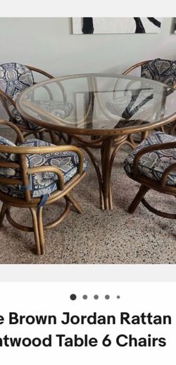 Brown Jordan table 4 chairs