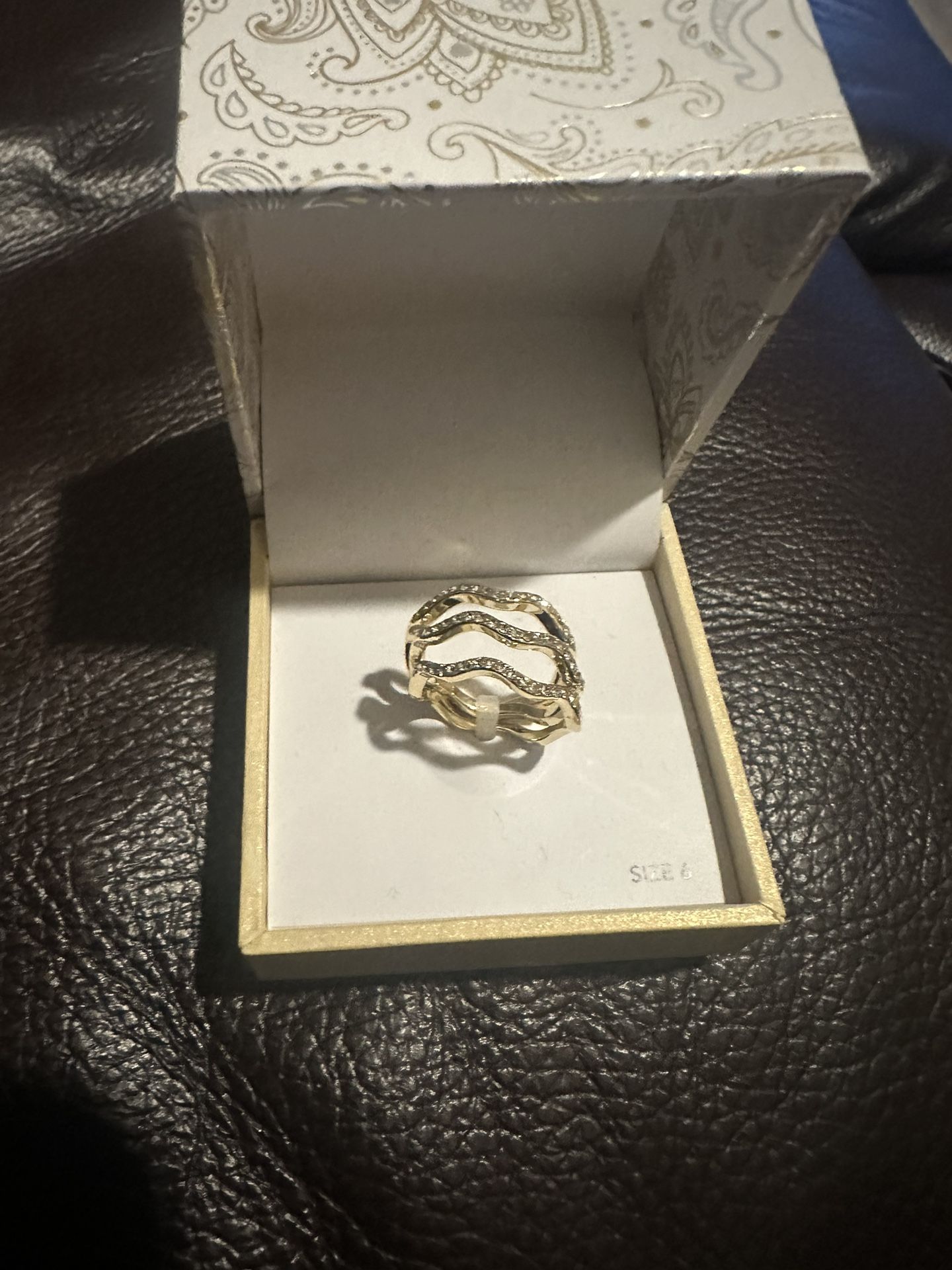 New Ladies Ring Size 6