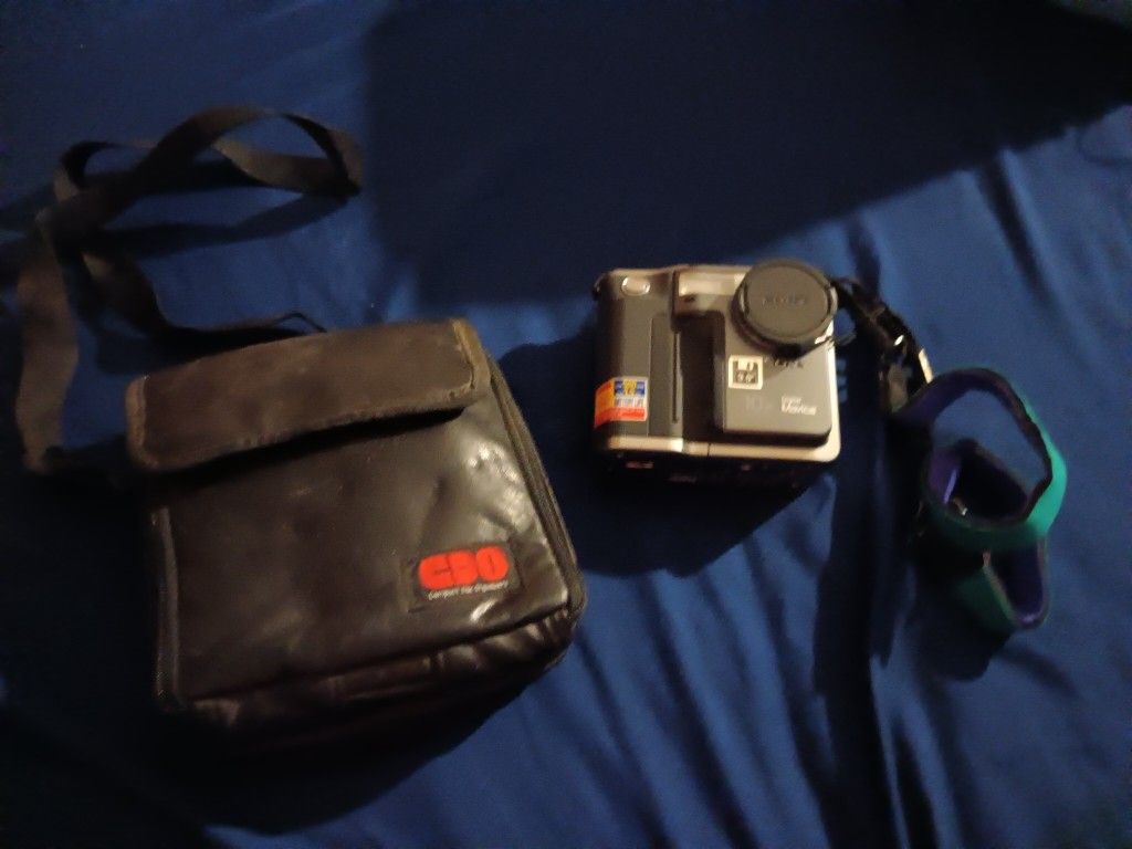 Sony Digital Mavica MVC-FD7 Rare Floppy Disk Digital Still Camera 10x Zoom