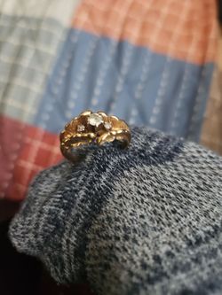 Gold-Tone Ring with Three Stone Setting