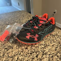 Under Armour Unisex Brigade XC 2 Size 7