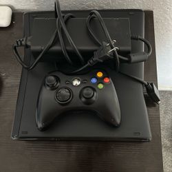Xbox 360 With Charger Power Brick And Controller Comes With 2k14 And Modern Warfare 