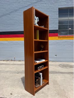 Vintage Mid-Century Modern Danish Teak Bookcase / Bookshelf