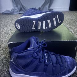 Jordan 11 Midnight Navy Velvet