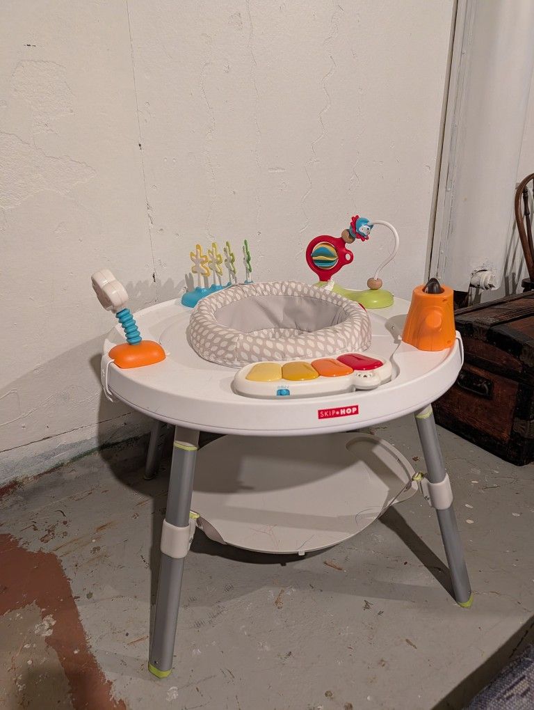 Skip Hop 3 Stage Activity Center 