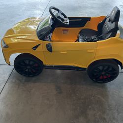 Lamborghini Urus Kids Electric Vehicle