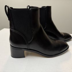 Woman ‘s J Crew Ankle Boots Black Leather Pull On Block Heel