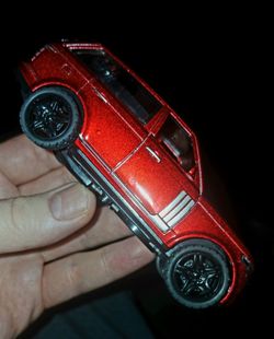 Diecast Range Rover Metallic Red Rubber Tires 1/36 Opening Doors Luxory Model SUV