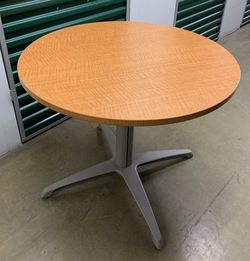 Round Table Metal Foot