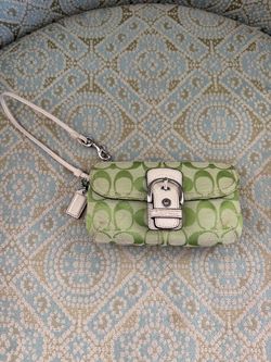 Coach Signature Wristlet lime Green and White