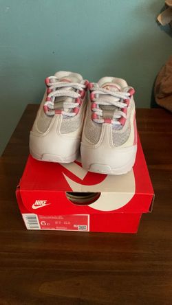 Girls Nike air max ‘95 (size 6c)