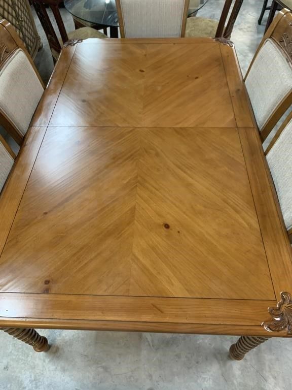 Exquisite Tommy Bahama Style Dining Set