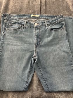 Women’s Levi’s Jeans