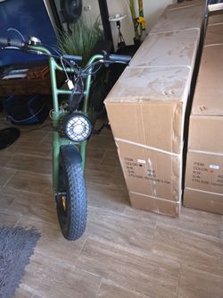 BRAND NEW IN THE BOX FREEPATH BOMBER B16'S