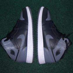 Jordan 1 Mid Shadows 