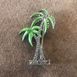 Beautiful Vintage/Antique STERLING Silver And Marcasites Palm Tree Pin /Brooch - There seems to be missing one or 2 Marcasites missing in Pics 