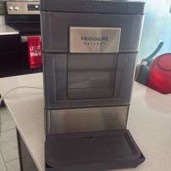 Frigidaire Gallery Icemaker
