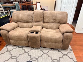 Console recliner couch